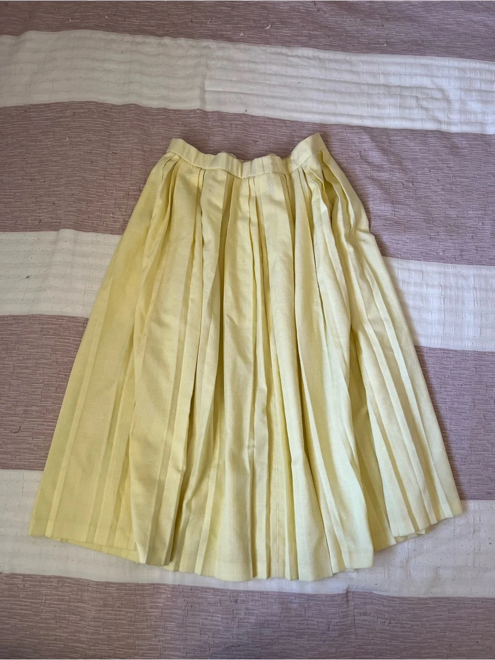 Authentic Vintage Joyce Sportswear Yellow Pleated Knee-Length Skirt Size 17-18 - Picture 1 of 9